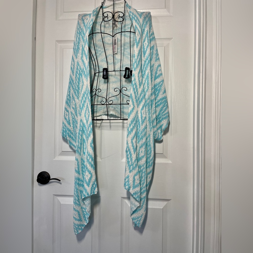 NWT Chico's Light Knit Wrap Turquoise/ White size L/ XL .